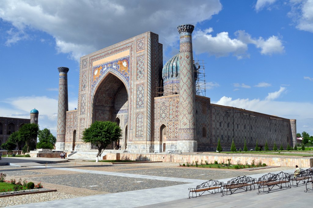 46 Samarcanda - madrasa Sher Dor.JPG